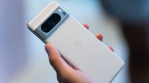 Pixel 8 Pro becomes the first smartphone powered by Google's new AI model,  Gemini | TechCrunch